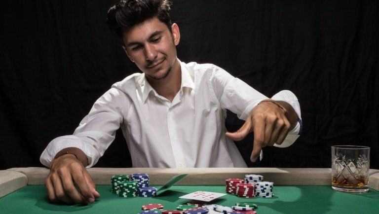 Pokerde 4 ve 2 Kuralı: Kazanma Stratejisi
