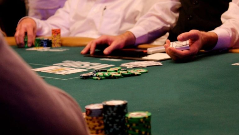 Pokerde Floating: Kazanma Şansını Artırır mı?