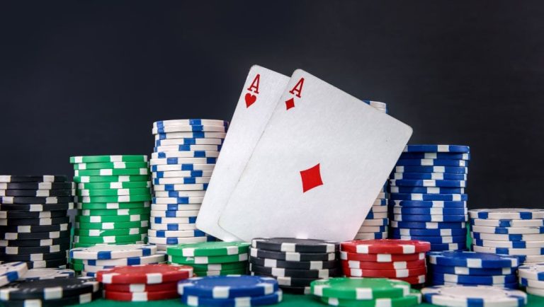 Poker Masası Sohbetinin Sanatı: Oyun İçin Yararlı
