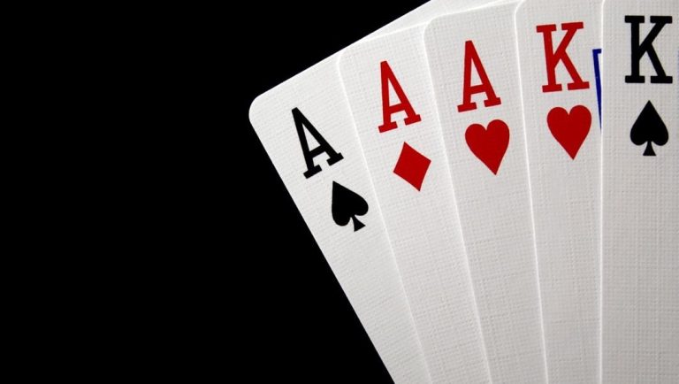 Caribbean Stud Poker: Kurallar, İpuçları ve Stratejiler